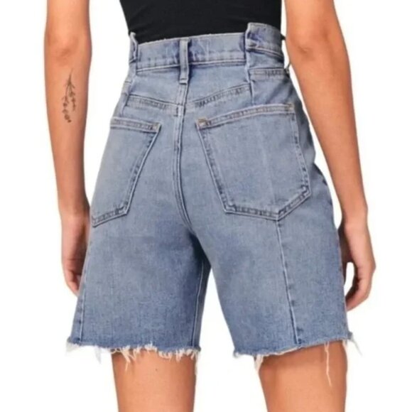 Abercrombie & Fitch The 7" High Rise Dad Short โ Medium Wash - Picture 2 of 6